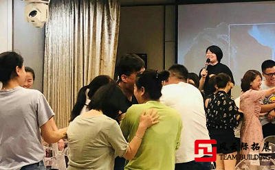抛去千篇一律的吃饭唱歌，我们来