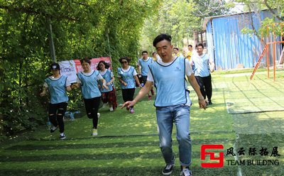 增加团建费用，鼓励团建活动的都