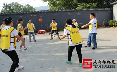收到户外拓展训练的通知时，我心