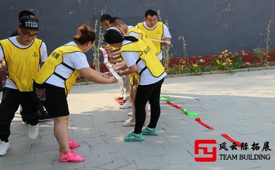 拓展训练是一种培训，是震撼下的