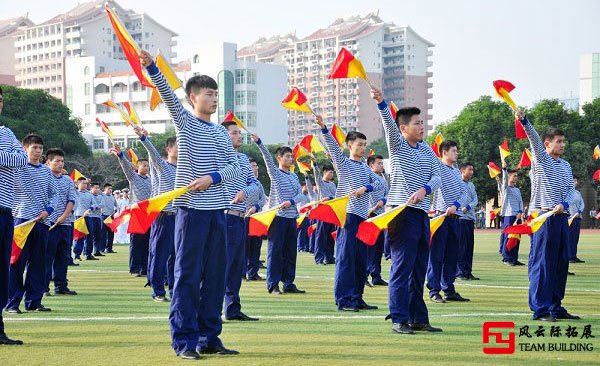 户外拓展游戏「旗语战士」