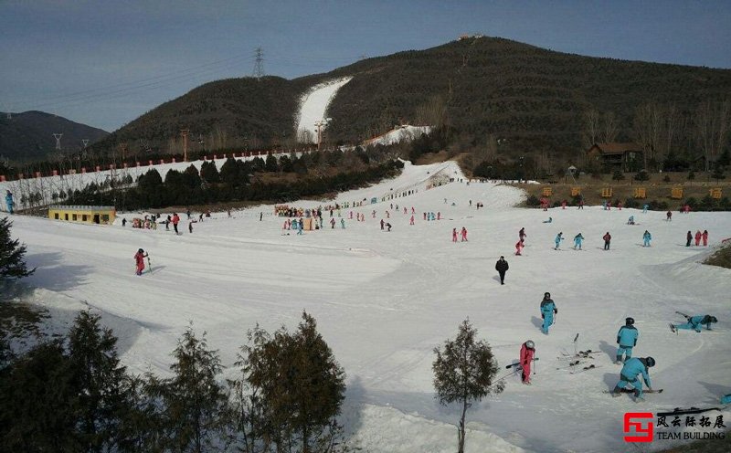  军都山滑雪场