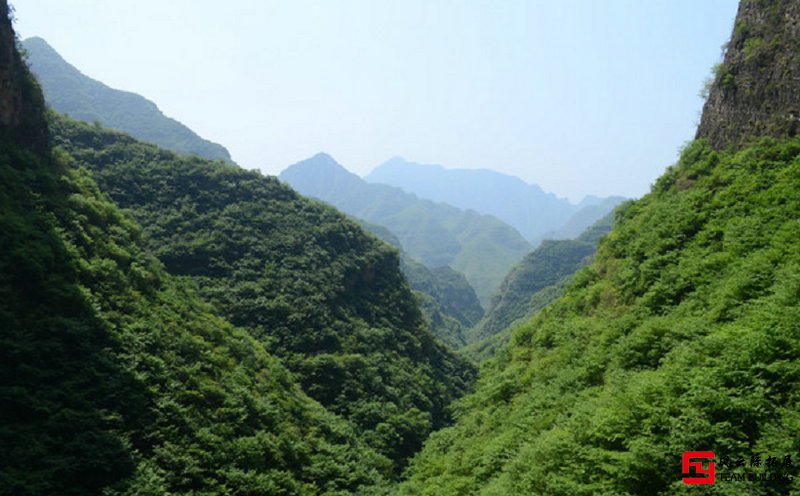 十渡东湖港群峰竞秀图片